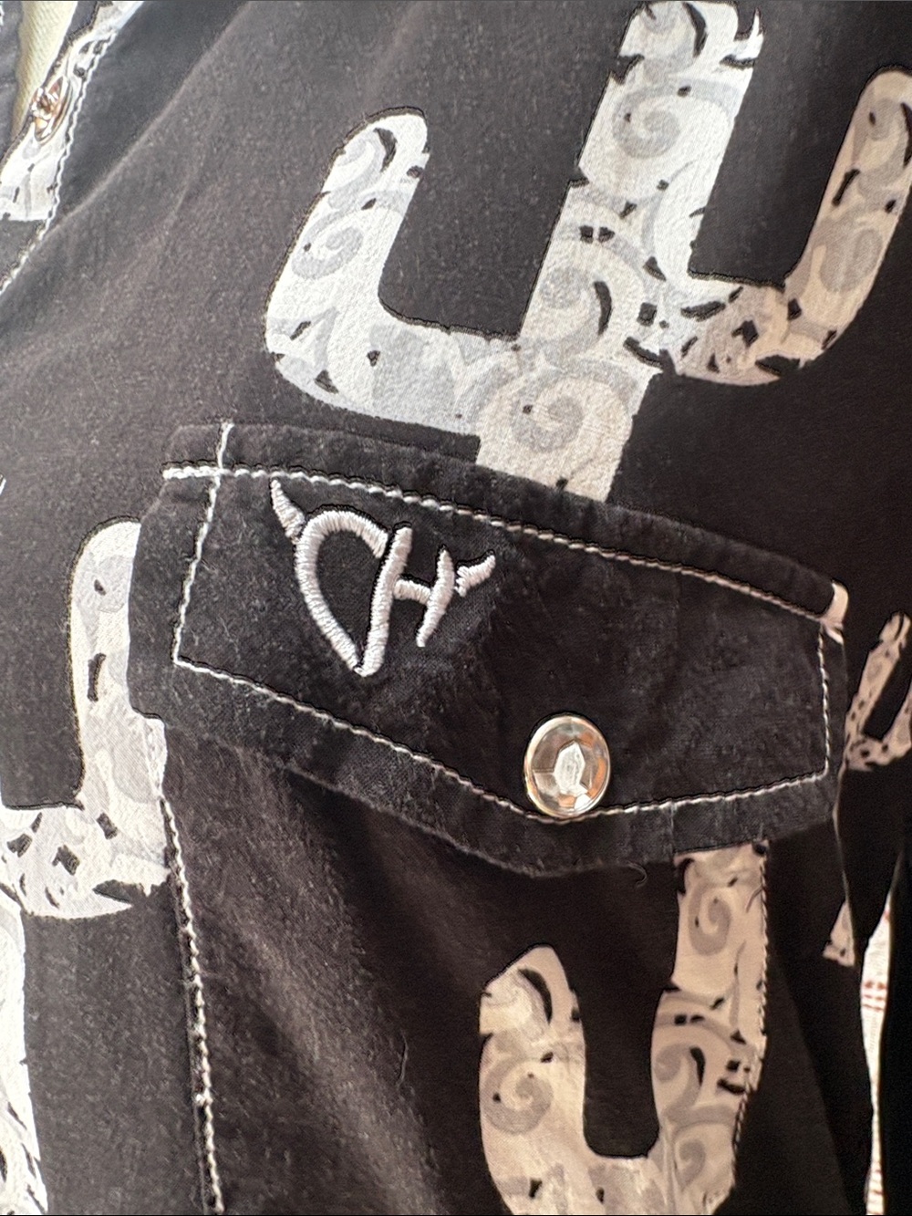 Cowgirl Hardware | Cactus Print Western Snap Front Top - Picture 3 of 9
